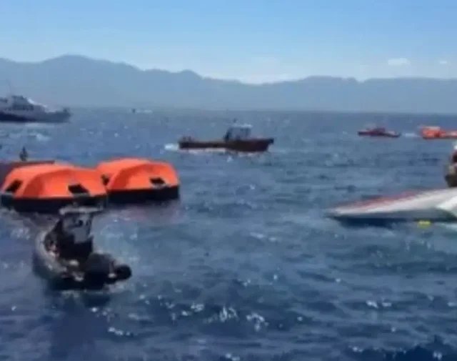 Onlarca kişiyi boğulmaktan kurtardı! Girne'deki can pazarında teknesi ile yardıma koştu