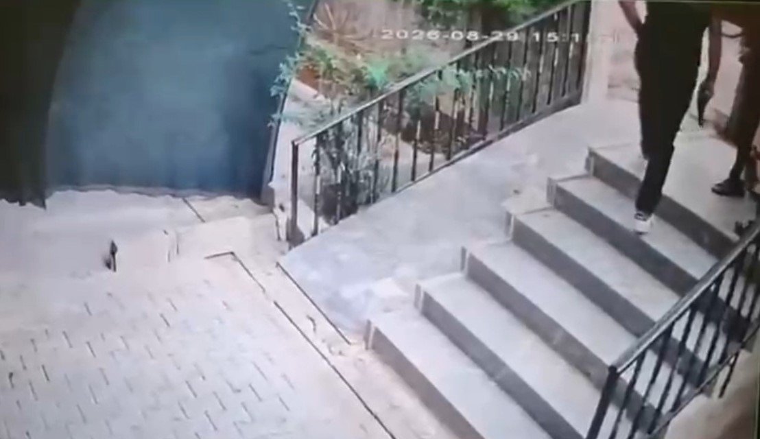 Şanlıurfa'da korkunç görüntü! Kapıdan çıkar çıkmaz silahını çekti