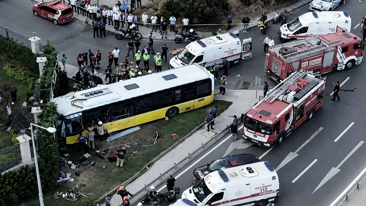 Zeytinburnu'ndaki İETT kazasında bilanço ağırlaşıyor! Can kaybı 3'e çıktı