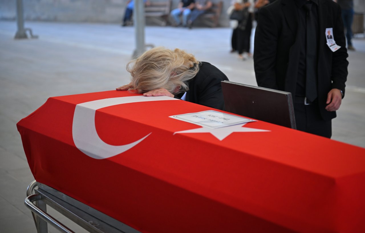 Cenazeye damga vuran anlar! Kılıçdaroğlu, Özgür Özel'le tokalaştı