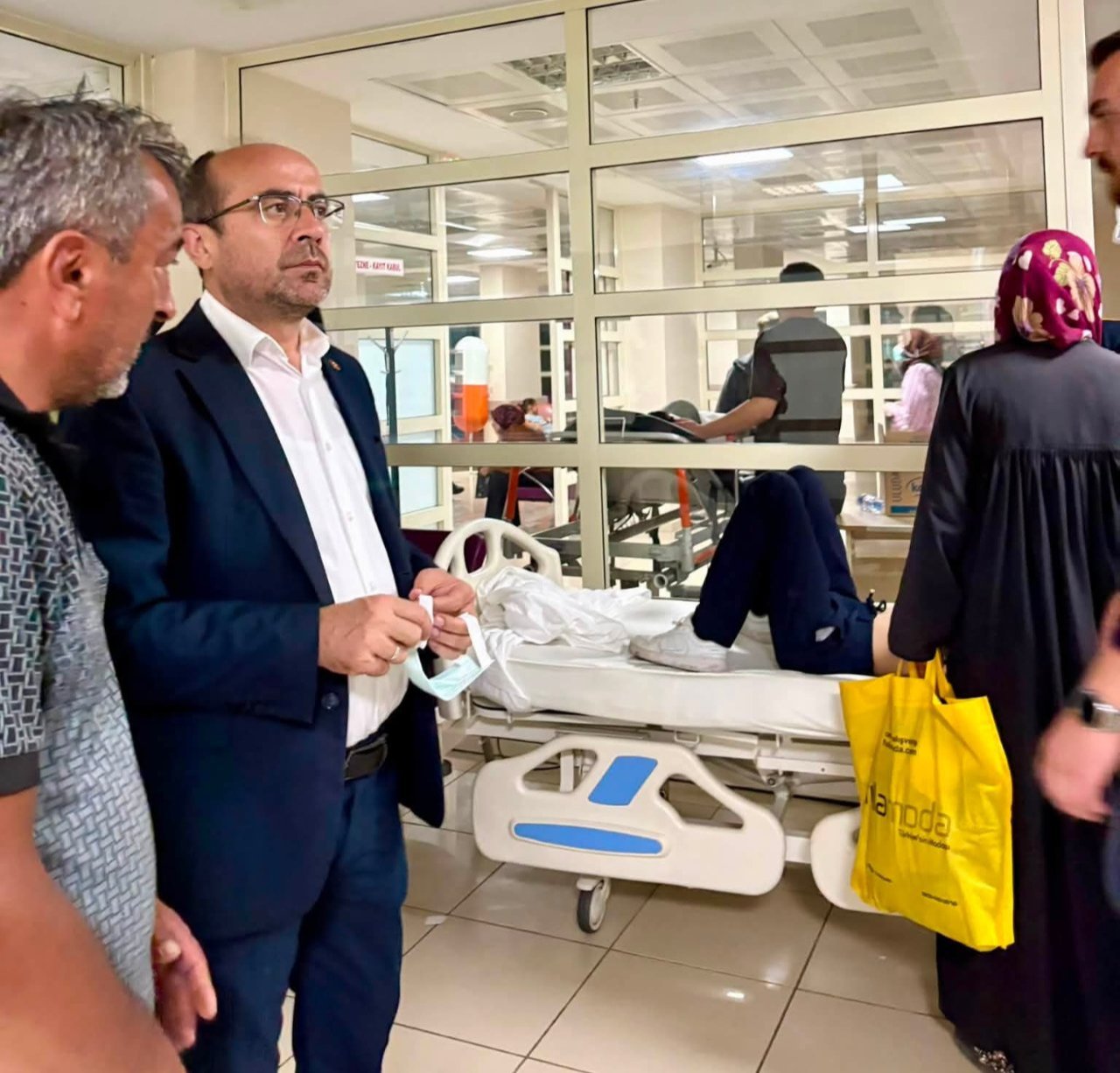 Düğün yemeği sonrası panik! 100den fazla kişi hastanelik oldu