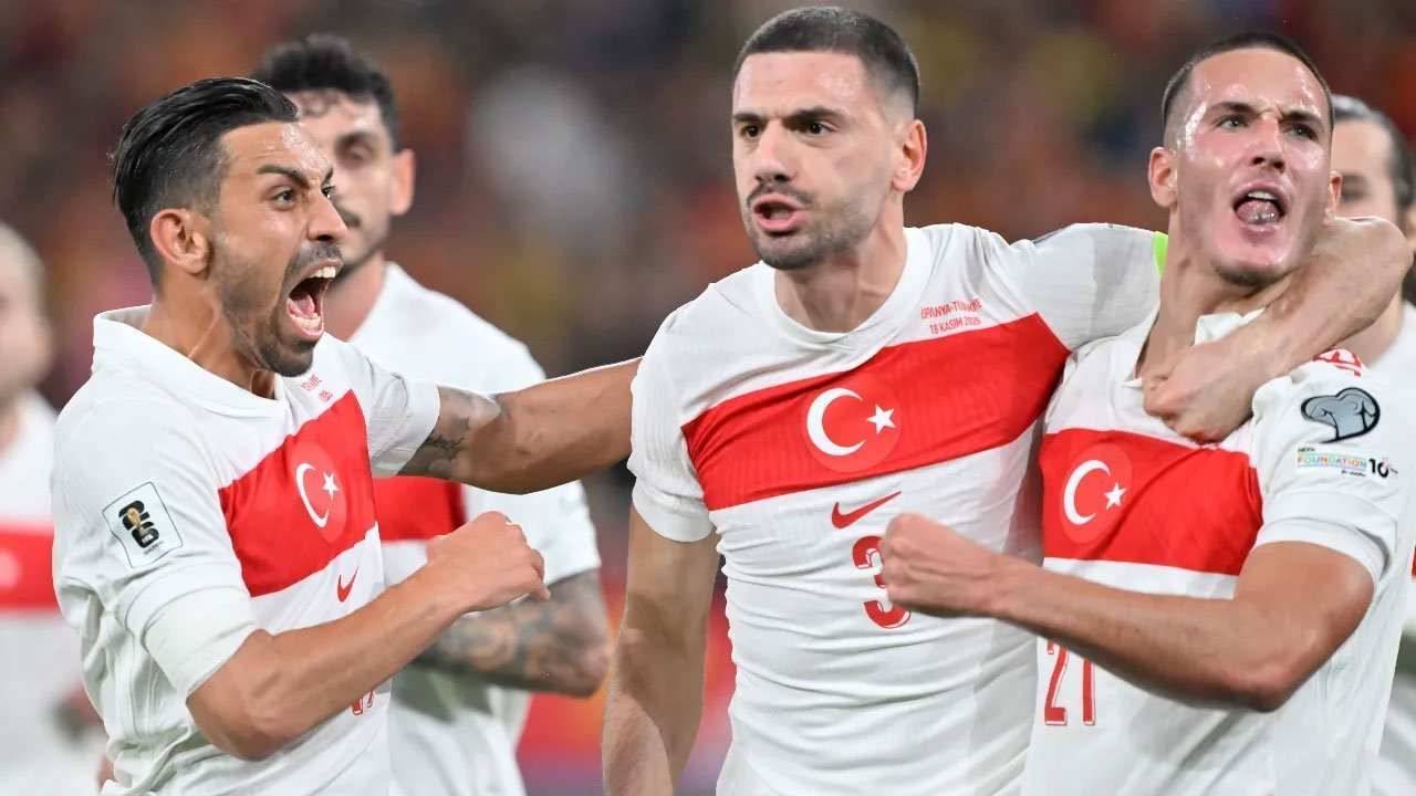 İSTANBUL'A GELİYOR