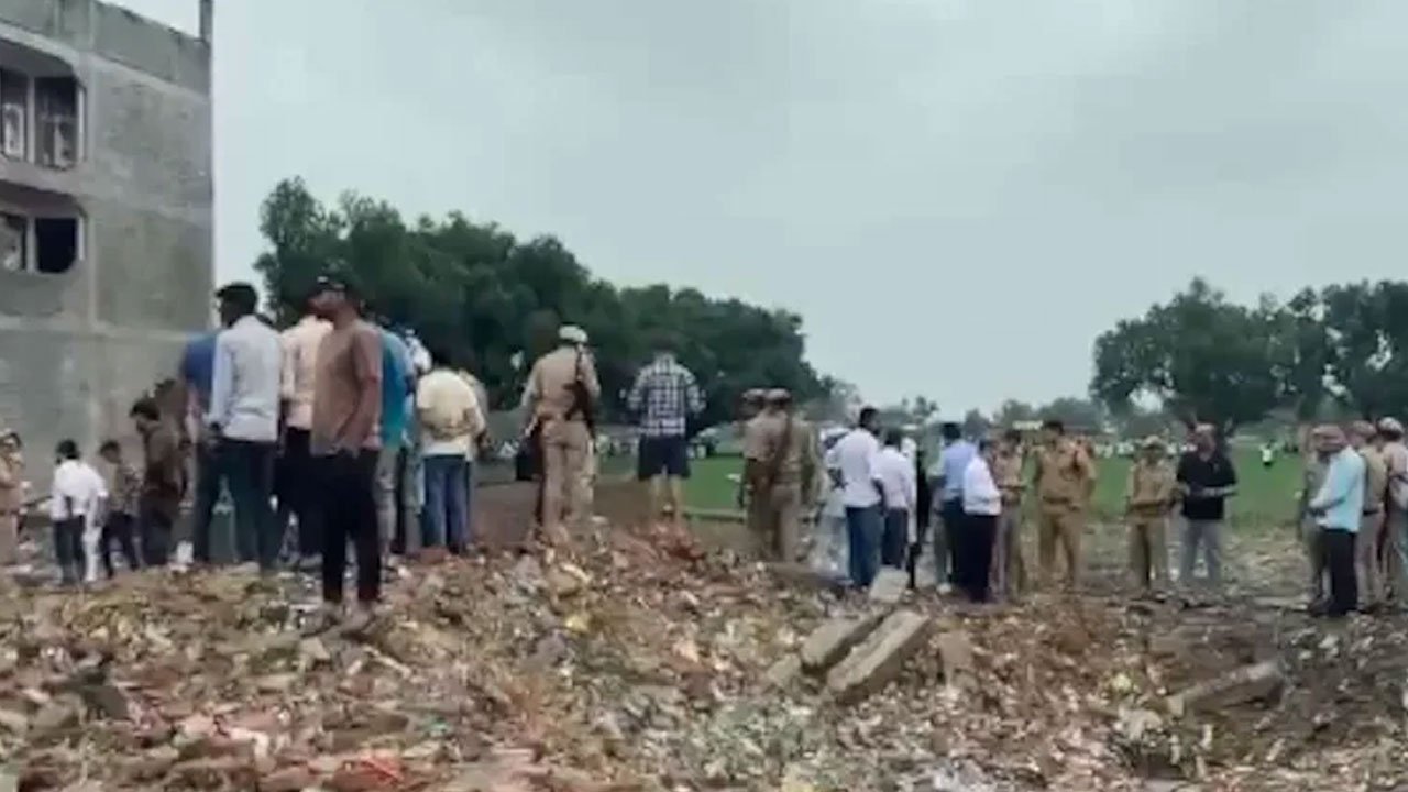 Hindistan'da havai fişek fabrikasında patlama! Çok sayıda ölü ve yaralı var
