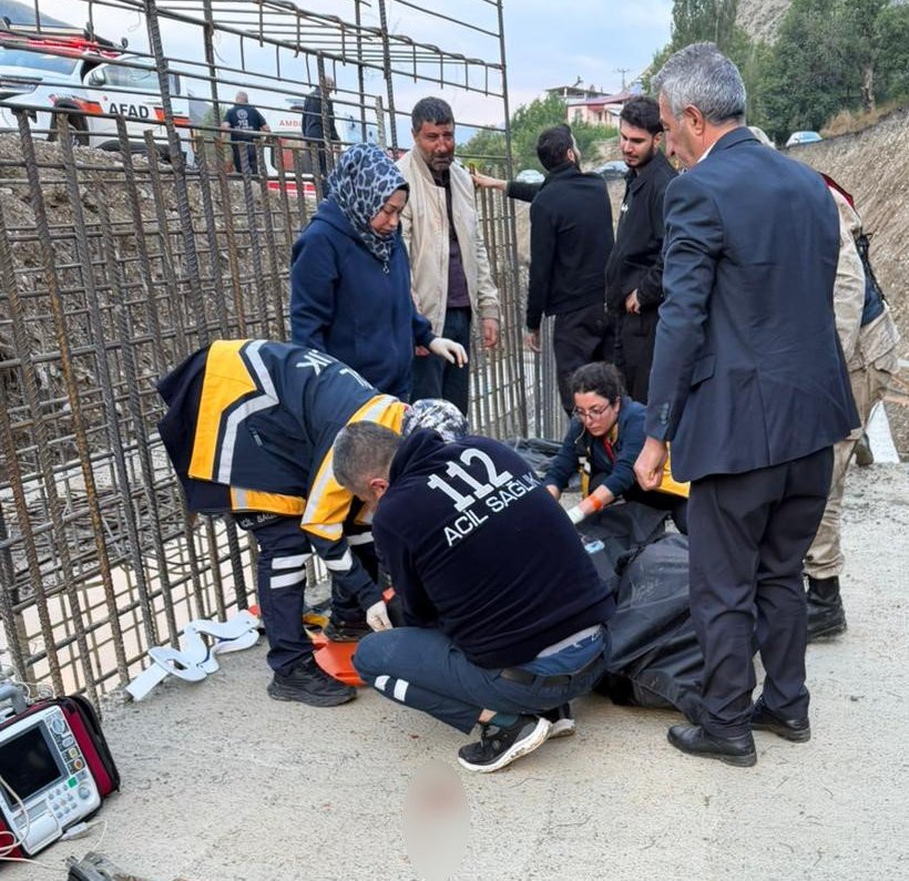 Kontrolden çıkan araç, yol çalışması yapılan alana düştü! 3 kişi öldü