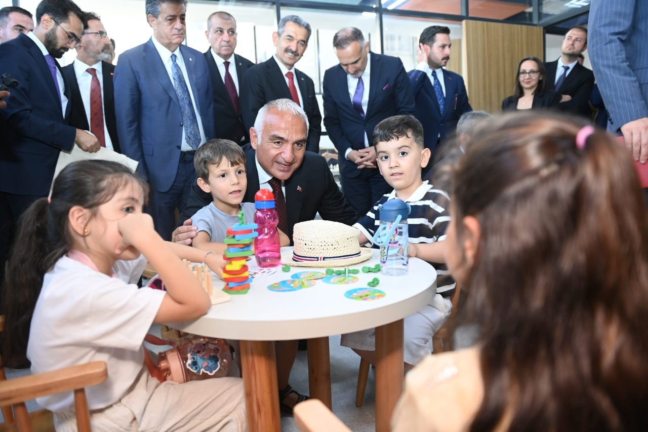 Bakan Ersoy Şırnak’tan kütüphanelerdeki Cumhuriyet rekorlarını açıkladı