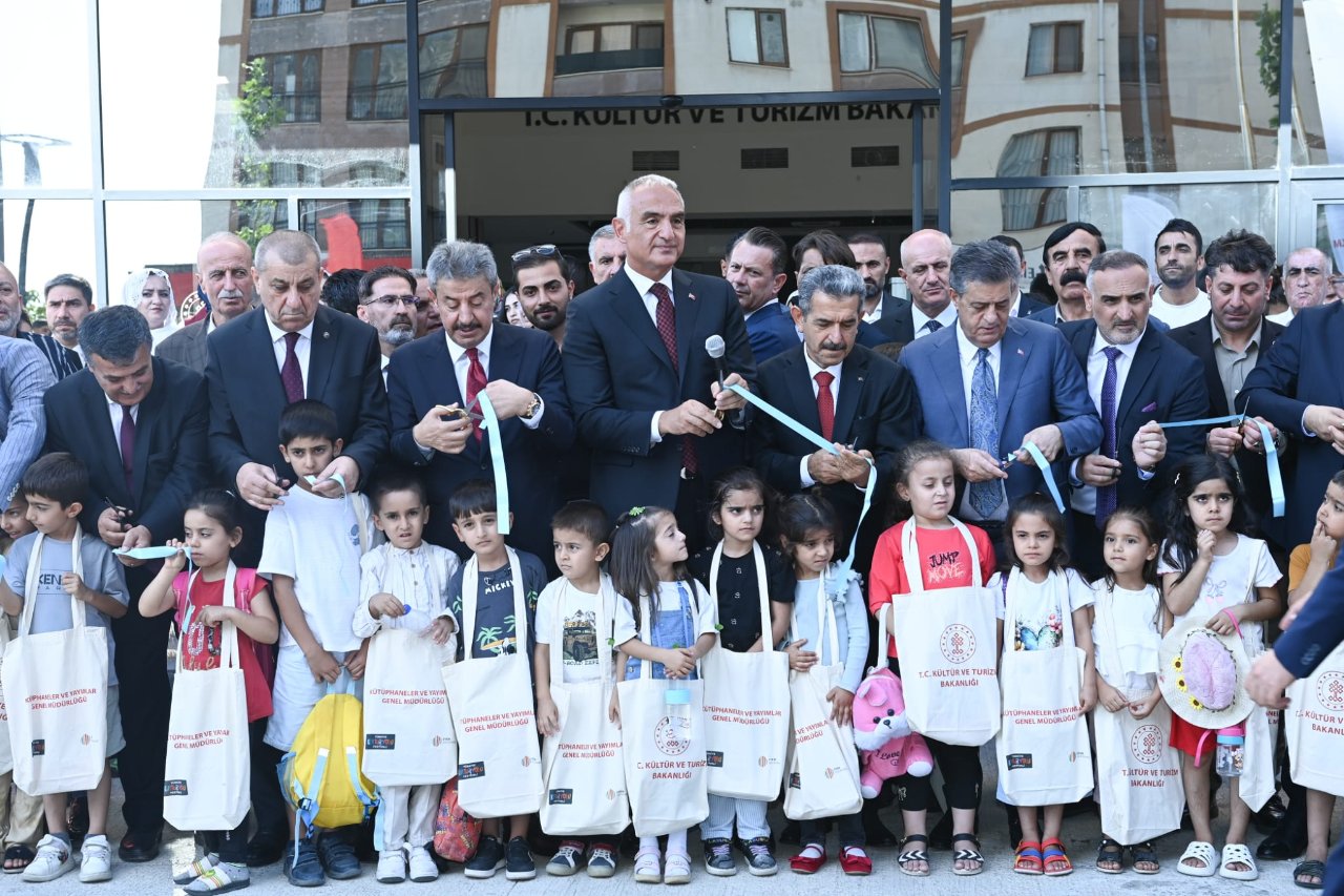 Bakan Ersoy Şırnak’tan kütüphanelerdeki Cumhuriyet rekorlarını açıkladı
