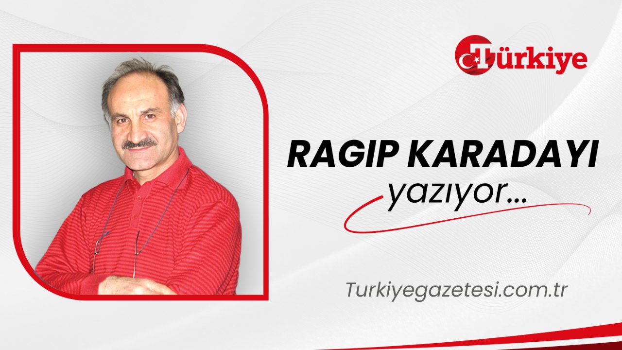 Celladını bekleyen bir mazlum gibi derin derin düşünüyordu...