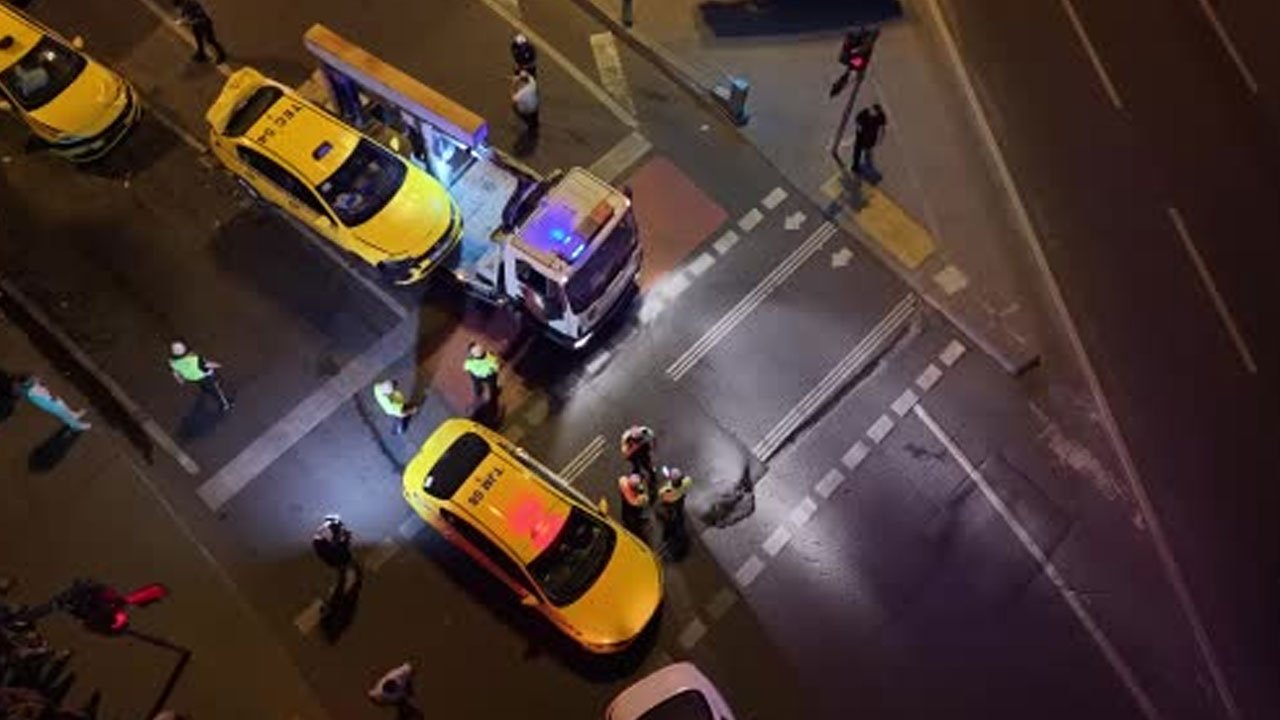 İstanbul'da zincirleme kaza! 8 araç birbirine girdi, yaralılar var