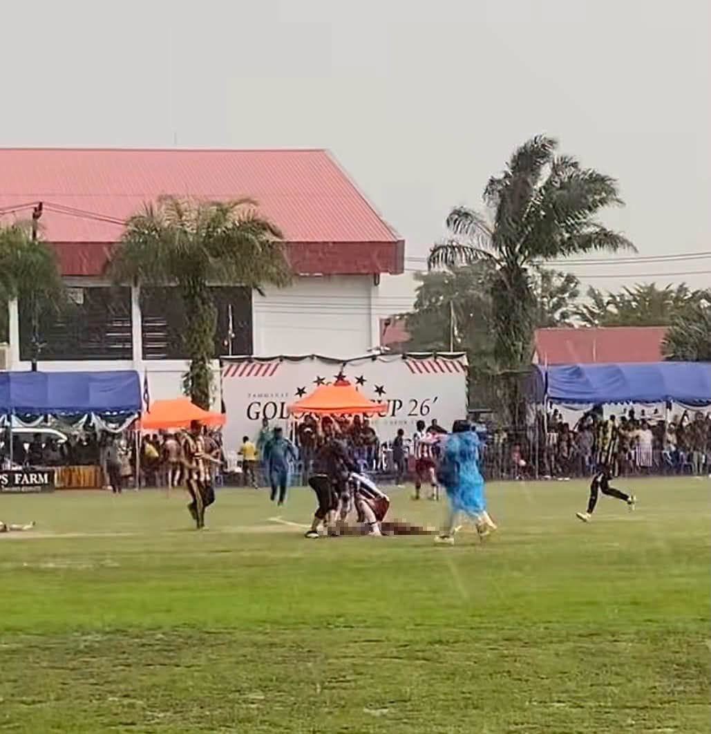 Maç esnasında sahaya yıldırım düştü! 1 futbolcu öldü, 9 yaralı var