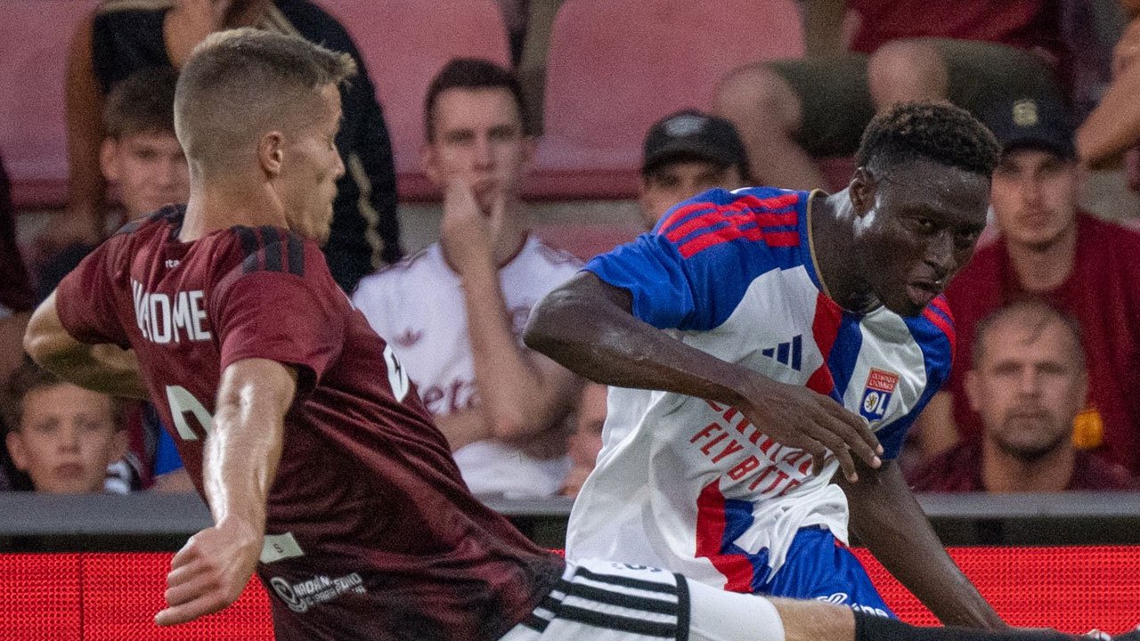 Sparta Prag, Olimpik Lyon'dan avantajı aldı