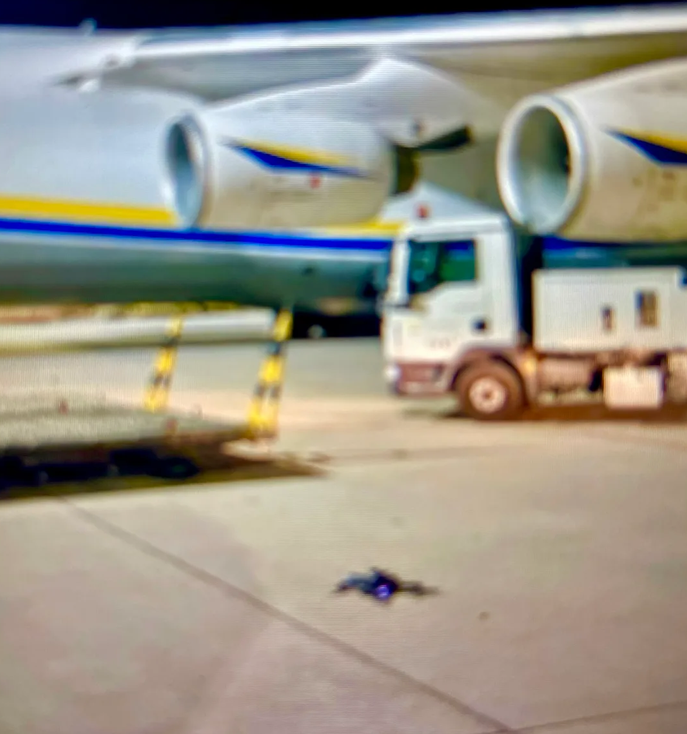 Almanya'da havalimanına bombalı sabotaj! Apronda patlayıcı bulundu, DHL kargo uçağı havada İHA'ya çarptı