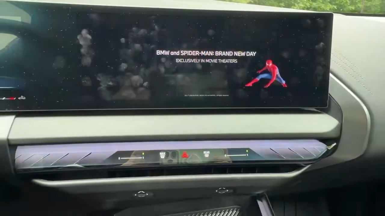 BMW araç ekranlarında reklam göstermeye başladı! Kullanıcılardan tepkili