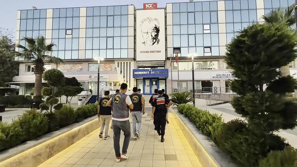 Firari Menderes Belediye Başkan Yardımcısı Sönmez yakalandı