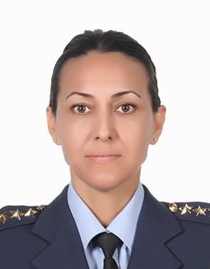 Hava Kuvvetleri Komutanlığı'nda Albay Özlem Karapınar tuğgeneralliğe terfi ettirilerek, görev yaptığı kuvvetin ilk kadın generalleri oldu.