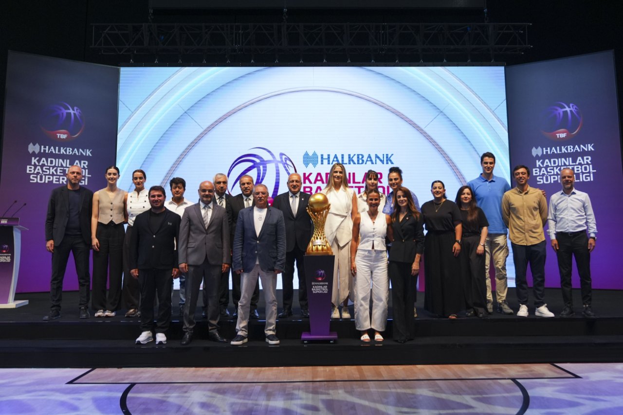 Kadınlar Basketbol Süper Ligi'nin 2026-2027 sezonu fikstür çekimi Turkcell Basketbol Gelişim Merkezi'nde gerçekleştirildi.