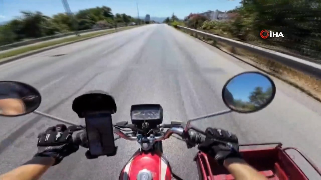 Kask kamerası gerçeği ortaya çıkardı! Kamyonun motosiklete çarptığı kaza kamerada