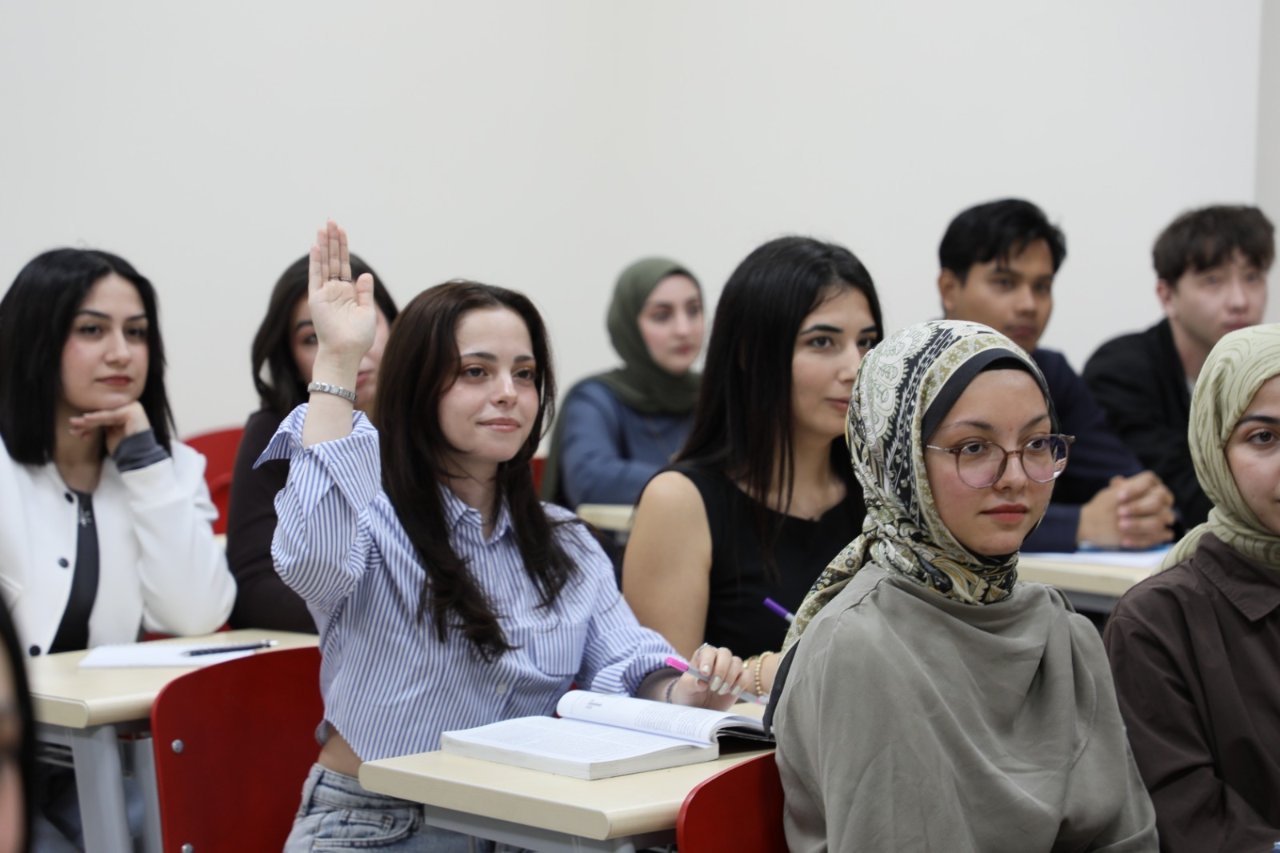 Rektör Akkaya: “Yapay zekâ odaklı eğitim anlayışımızla gençlerimizi masal şehir Bartın’da geleceğin mesleklerine hazırlıyoruz”
