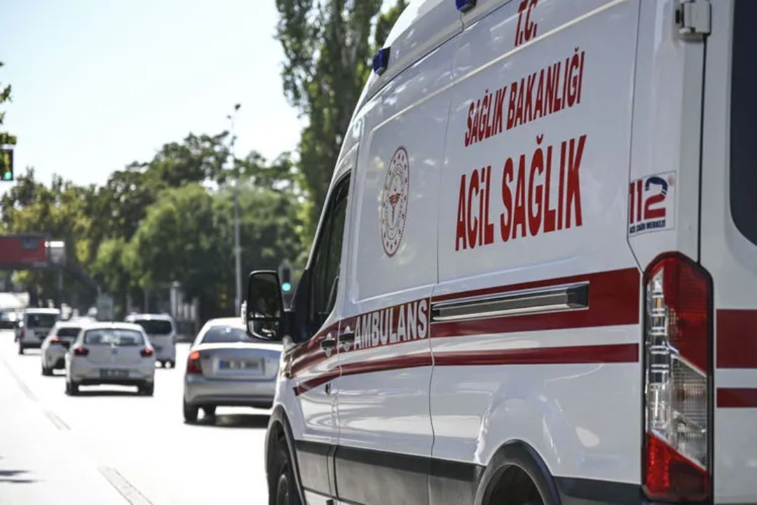 Tahta kaşıkla yaptığı müdahale hayat kurtardı! Sahilde nefes kesen anlar
