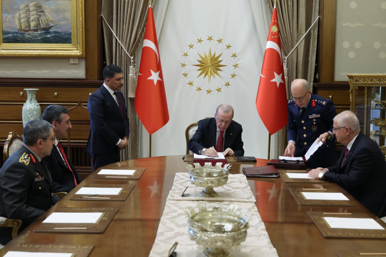 YAŞ kararları Resmi Gazete'de! TSK Komuta Kademesi yeniden şekillendi