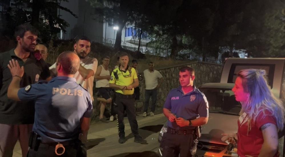 Alkollü kadın sürücü şaşırttı! Hareketlerine kimse anlam veremedi