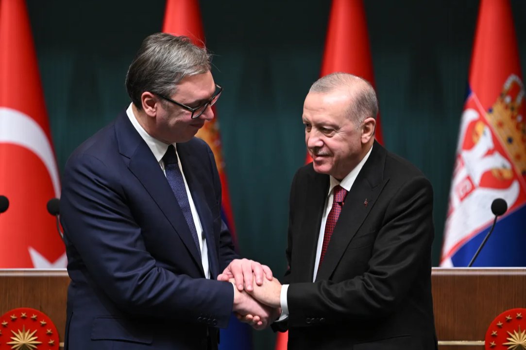 Atina yönetimi pürdikkat izliyor:  