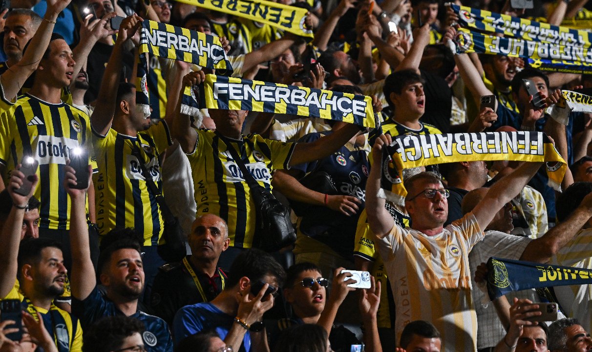 Fenerbahçe maçında karaborsa operasyonu! Biletleri iki katından pahalıya satmaya çalıştılar