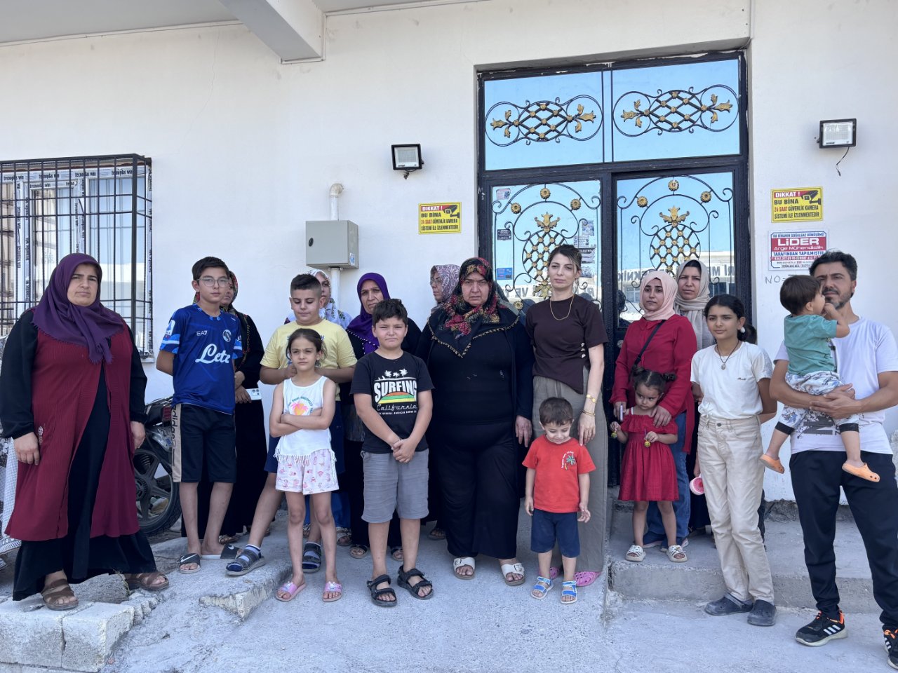56 daire tek fatura ödüyor! 6 yıllık binada bitmeyen mağduriyet, ‘Müteahhit inşaatı yarım bıraktı’