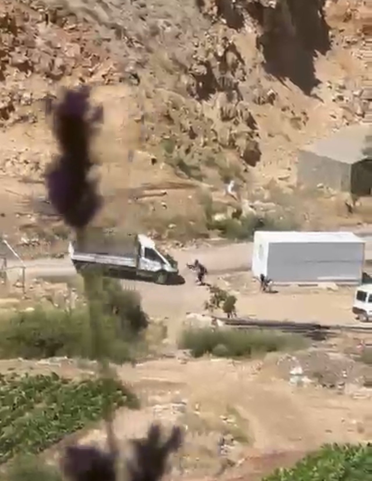 Adıyaman’da dehşet! Metrelerce fırladı: Kavgaya kamyonetiyle daldı, çarptığı kişiyi yaraladı