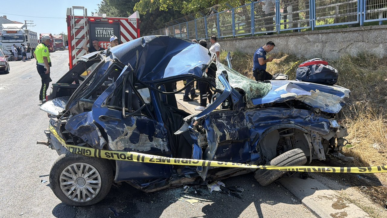 Eskişehir'de feci kaza: Ölü ve yaralılar var
