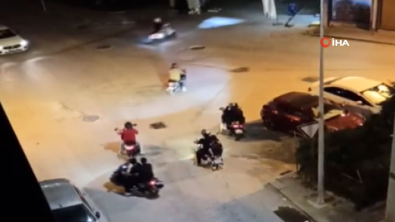 Gece yarısı egzoz patlatıp tek teker yaptılar! Eskişehir'de motosikletli gruba tepki kamerada