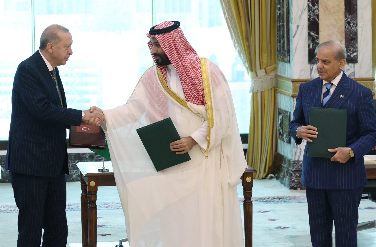 İran'dan Mekke Anlaşması sonrası Suudi Arabistan'a uyarı: "Türkiye ve Pakistan ile yapılan anlaşma size güvenlik sağlamayacak"