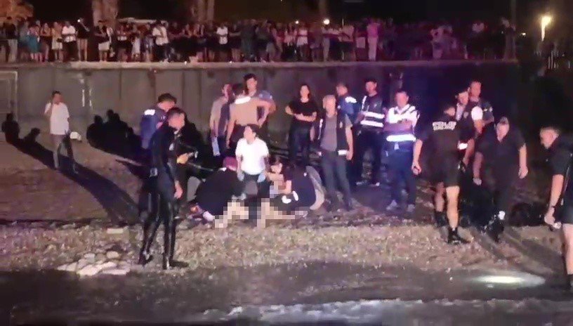 Konyaaltı Sahili'nde kahreden gece: 2 genç can verdi! “Yüreğimi yaktın babam”