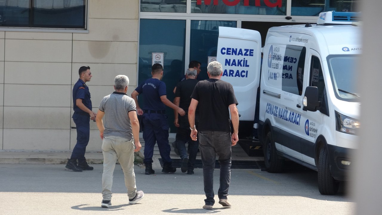Konyaaltı Sahili'nde kahreden gece: 2 genç can verdi! “Yüreğimi yaktın babam”