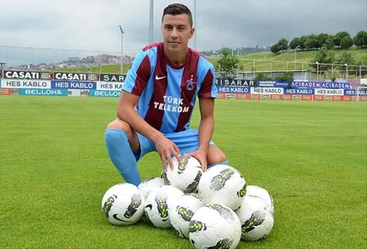 Emre Güral, 2012-2015 yıllarıa arasında Trabzonspor'da oynadı.