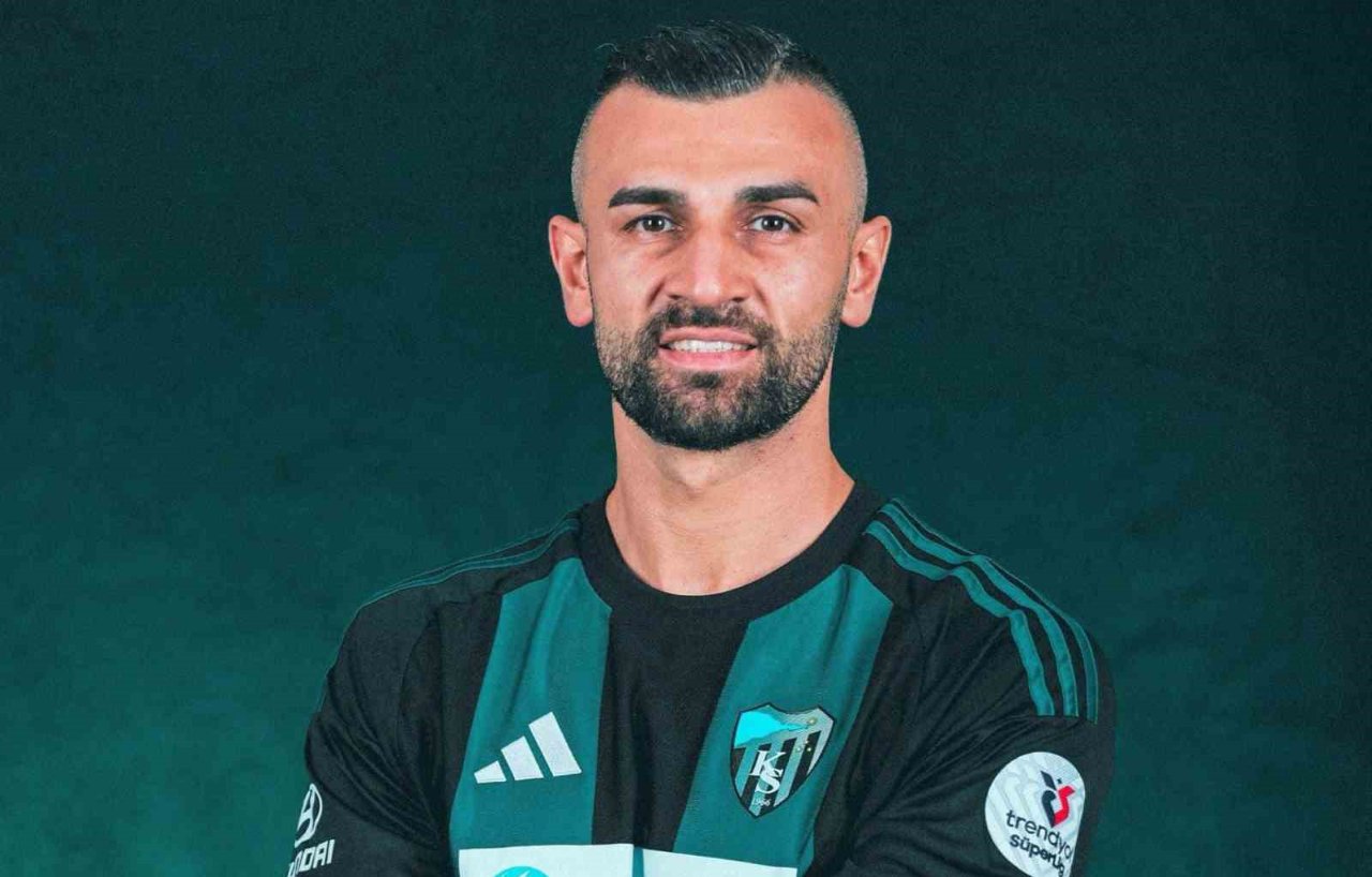 Serdar Dursun, 2025-2026 sezonunda çıkrığı 30 maçta 7 gol ve 2 asistle oynadı.