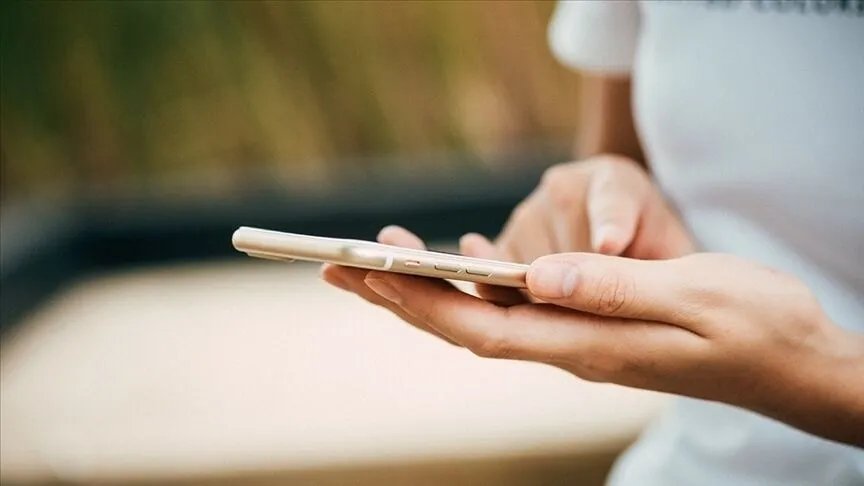 Akıllı telefonlarda çıkarılabilir bataryalar geri dönebilir! Peki ama neden kayboldu?
