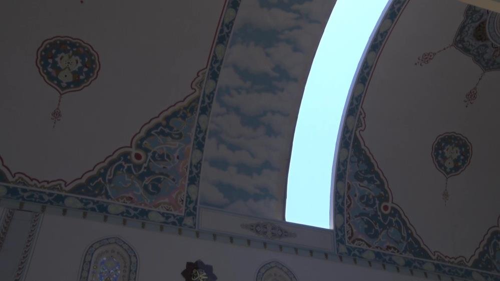 Bu caminin 'sunroof'u var! Türkiye'de ikinci... İlk defa görenler şaşırıyor