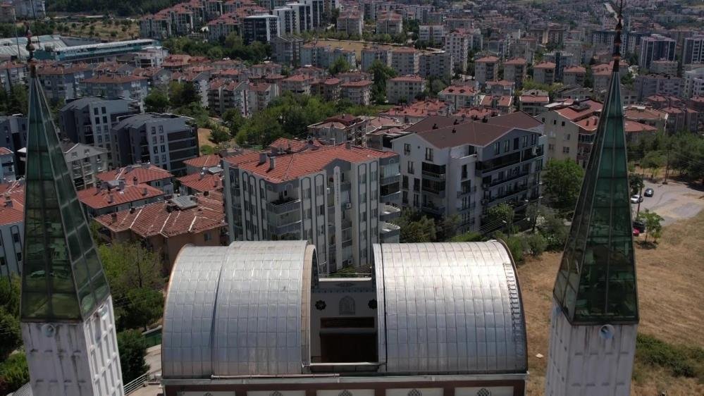 Bu caminin 'sunroof'u var! Türkiye'de ikinci... İlk defa görenler şaşırıyor