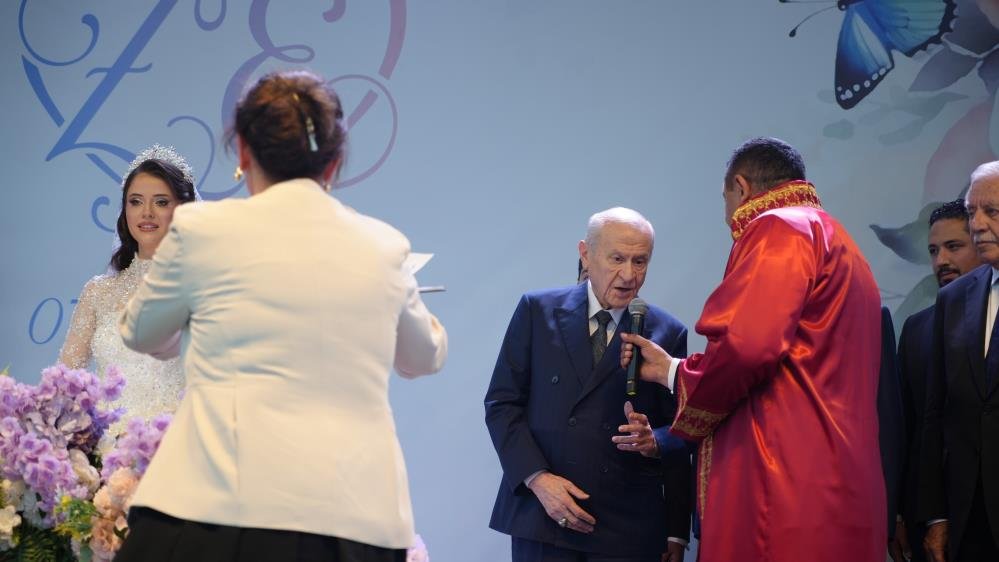 Düğüne 20 bin kişi katıldı! Devlet Bahçeli nikah şahidi oldu