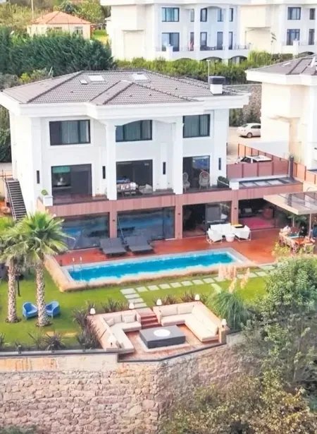 Salah ve ailesi, Trabzon'da bu villada yaşayacak.
