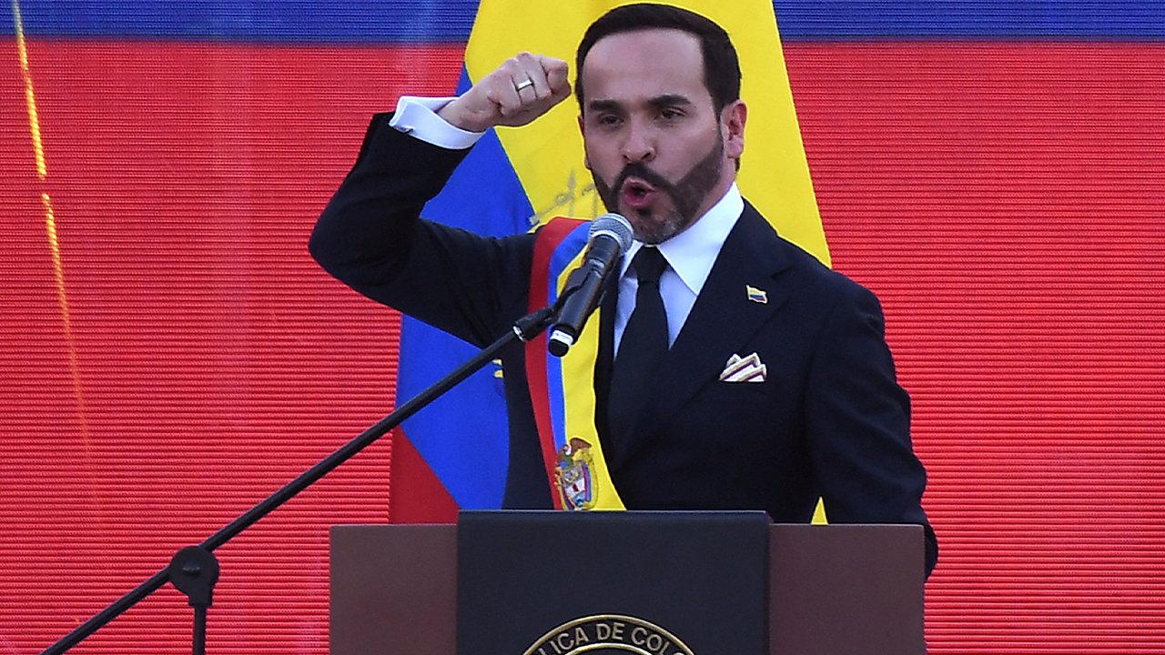 Yeni lider yemin etti! İlk verdiği söz bakın ne oldu