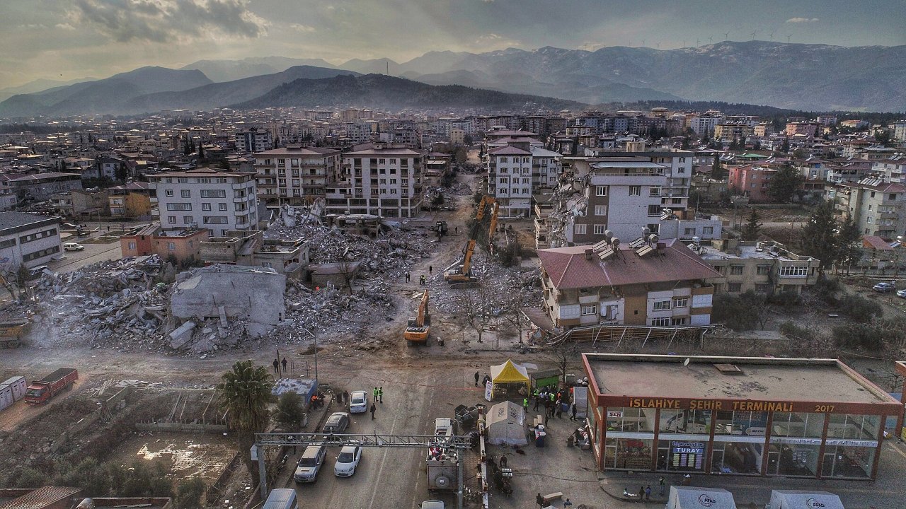 5 ilde hissedildi! Gaziantep depremi sonrası korkutan uyarı! Osman Bektaş tehlikenin rotasını açıkladı: 6 Şubat hâlâ konuşuyor