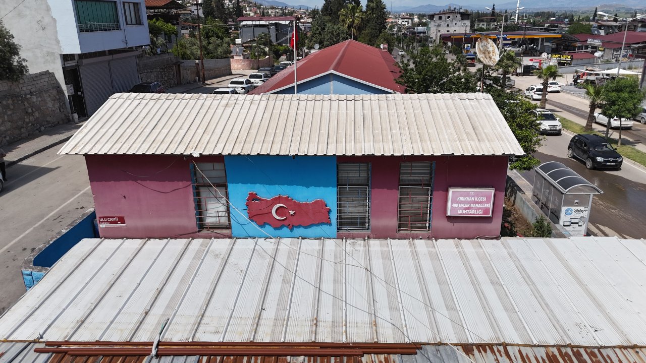 “Bize her yer Trabzon” dedi, muhtarlığını bordo-maviye bürüdü