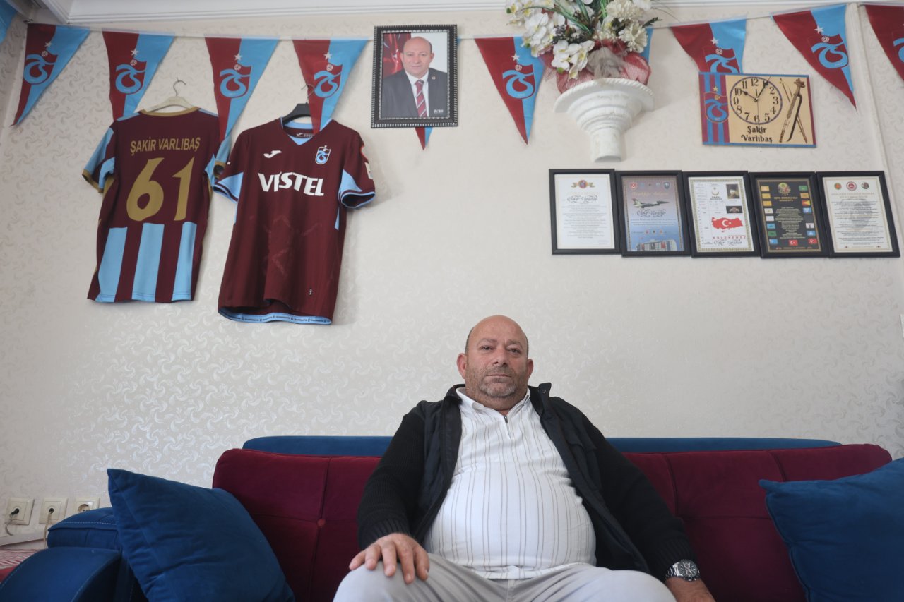 “Bize her yer Trabzon” dedi, muhtarlığını bordo-maviye bürüdü