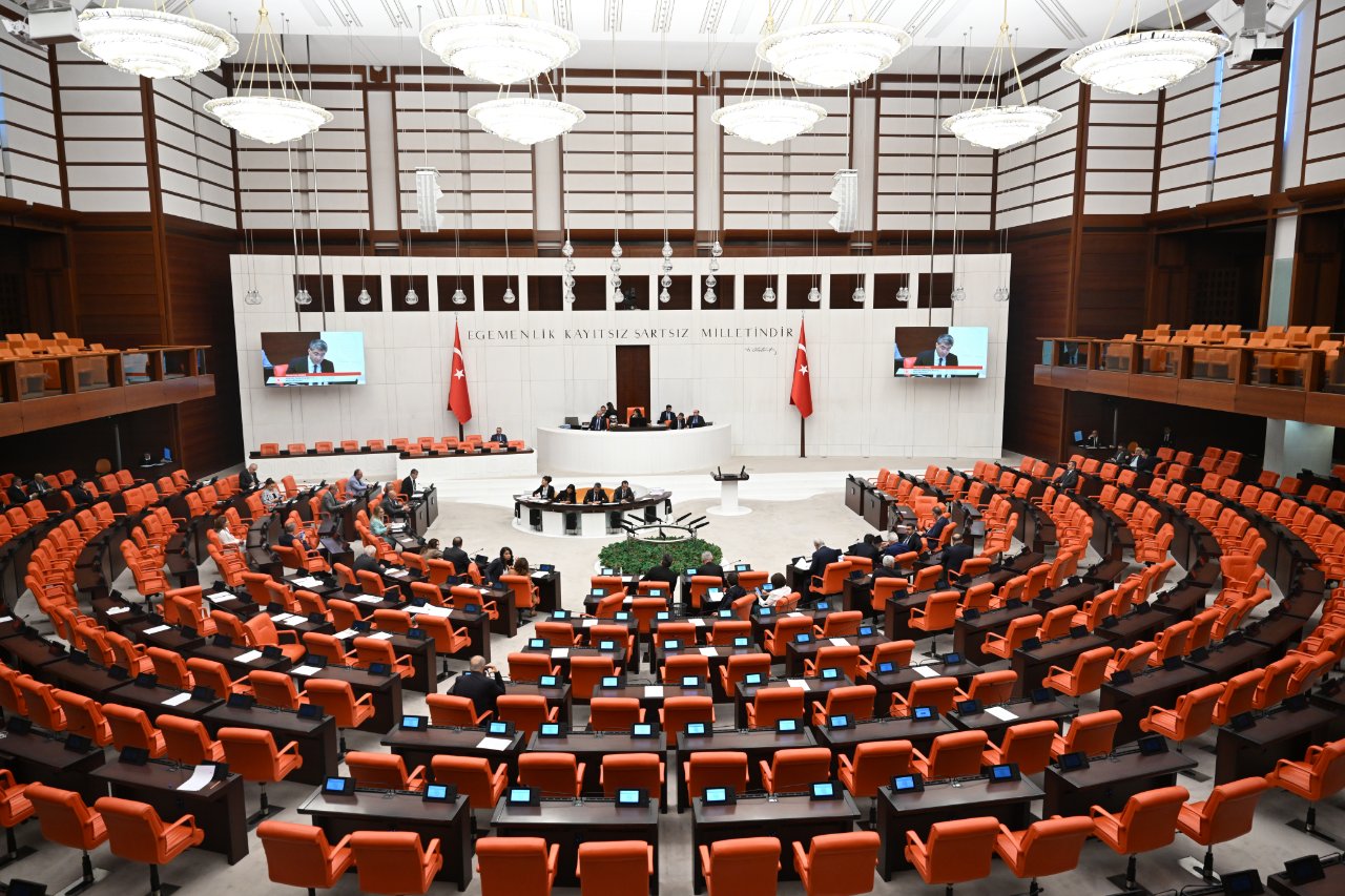 Çocuk suçluluğunda yeni dönem! Bakan Çiftçi net konuştu: Bu yasa evlatlarımıza kalkan oluyor