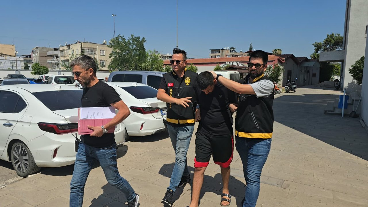 Pes dedirten plan! Aracı soyup “Burada hırsız çok” diye uyardılar