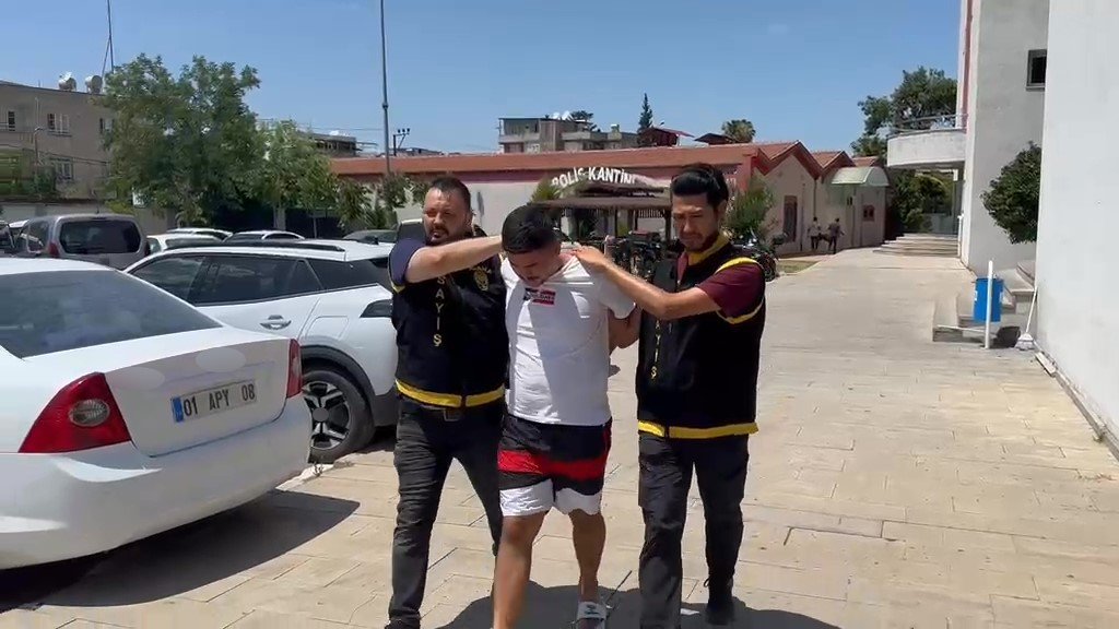 Pes dedirten plan! Aracı soyup “Burada hırsız çok” diye uyardılar