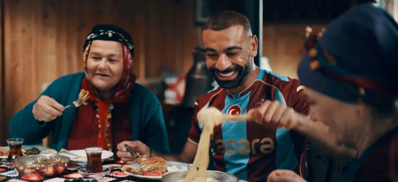 Trabzonsporun Salahlı reklam filmi sosyal medyayı salladı:  Bizde rüyalar gerçek olur!