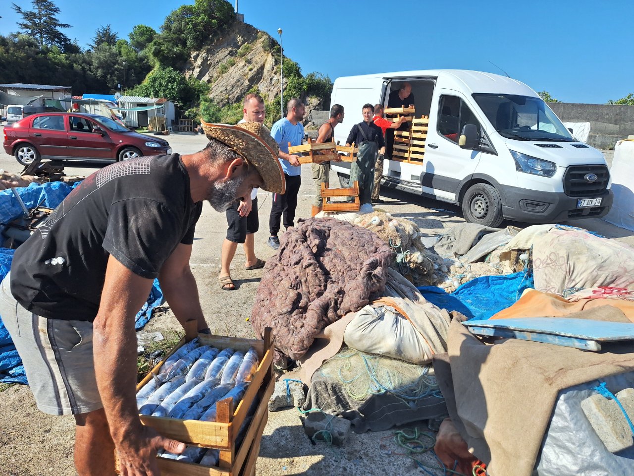 Av yasağı bitti, 1 gece 50 ton palamutla döndüler!