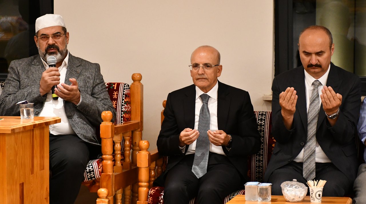 Bakan Mehmet Şimşek'in acı günü! Yeğeninin taziyesine katıldı